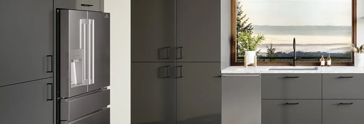 electrolux-refrigerator-with-temp-adapt-drawer